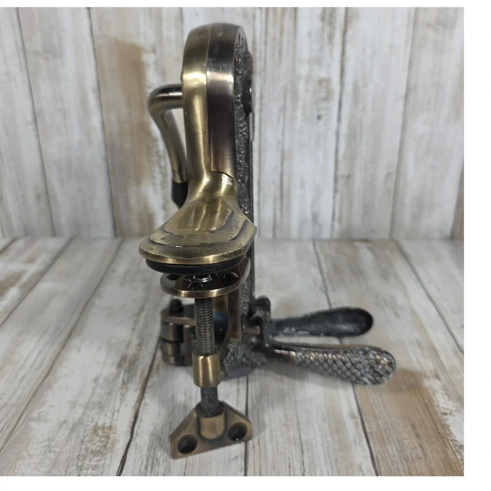 Vintners Reserve Bartop Wine Bottle Opener With Cork Screw &Table Top Stand
